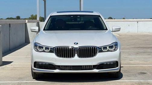 2018 BMW 740 740i