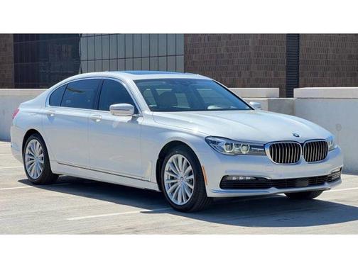 2018 BMW 740 740i