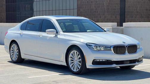 2018 BMW 740 740i