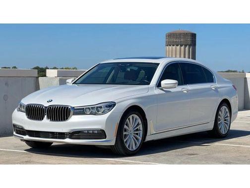2018 BMW 740 740i