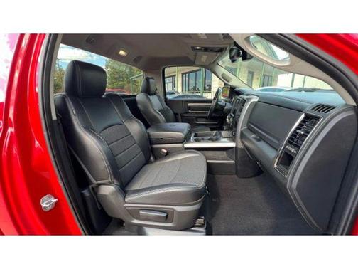 2017 RAM 1500 Night Regular Cab 4x4 6'4' Box