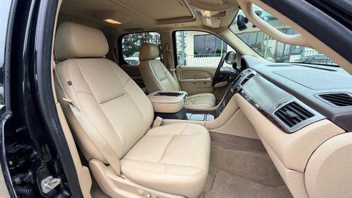 2012 Cadillac Escalade Luxury