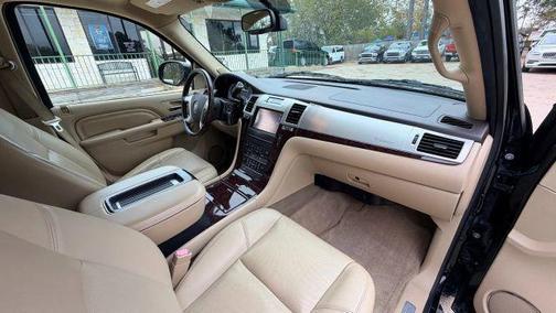 2012 Cadillac Escalade Luxury