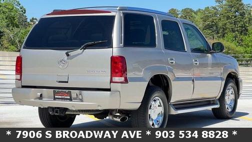 2003 Cadillac Escalade Base