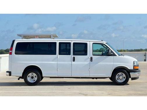 2017 Chevrolet Express 3500 LT