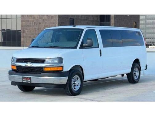 2017 Chevrolet Express 3500 LT