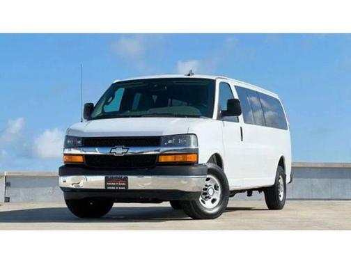2017 Chevrolet Express 3500 LT