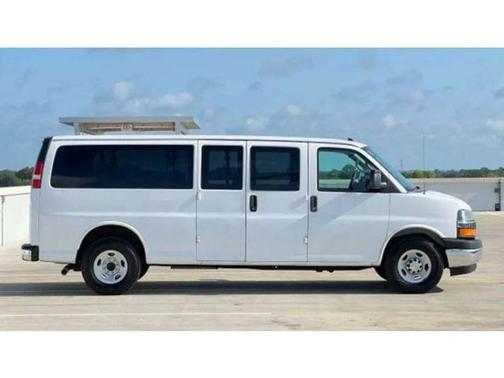 2017 Chevrolet Express 3500 LT