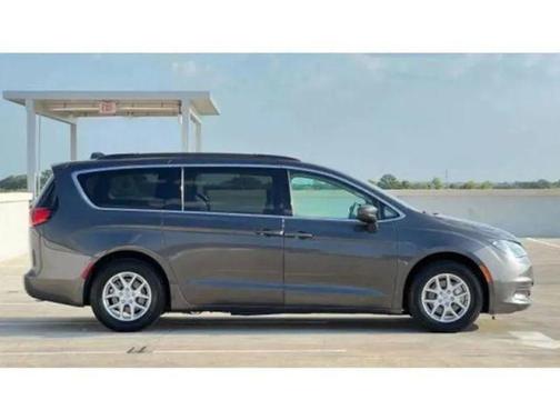 2020 Chrysler Voyager LXI