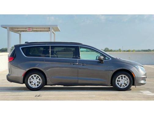 2020 Chrysler Voyager LXI