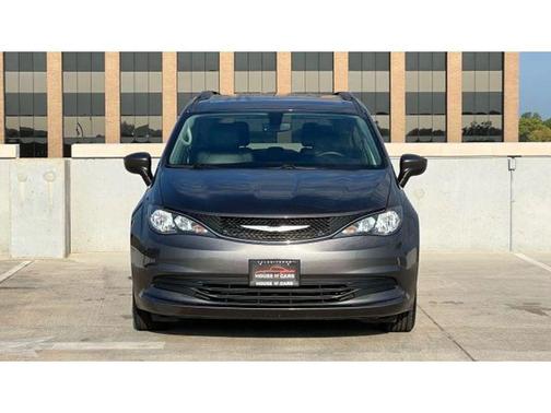 2020 Chrysler Voyager LXI