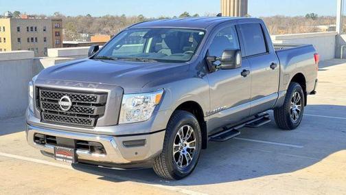 2024 Nissan Titan SV