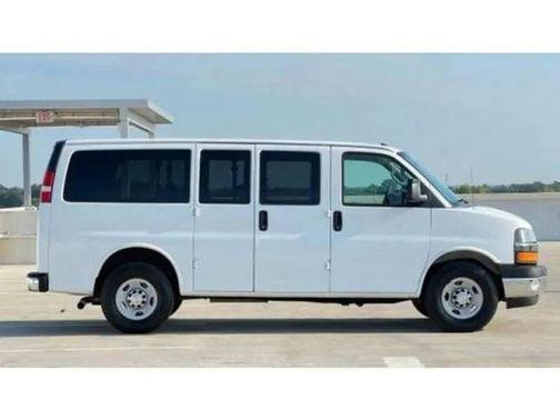 2017 Chevrolet Express 2500 LT