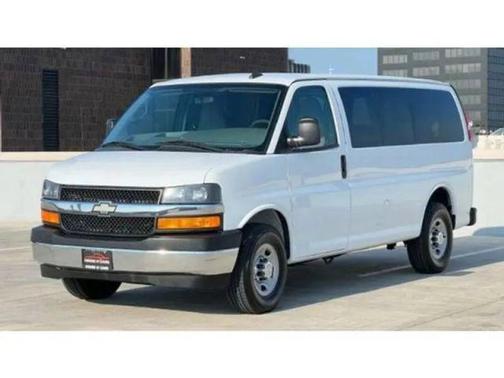 2017 Chevrolet Express 2500 LT