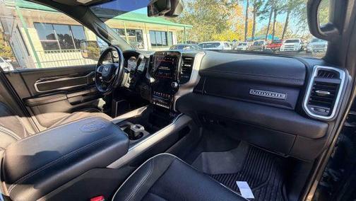 2020 RAM 2500 Laramie Crew Cab 4X4 6'4' Box