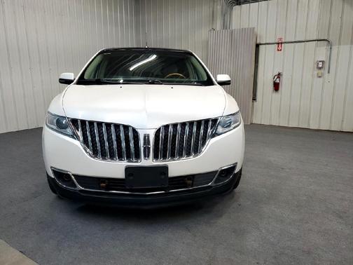 Photo 5 of 19 of 2014 Lincoln MKX Base