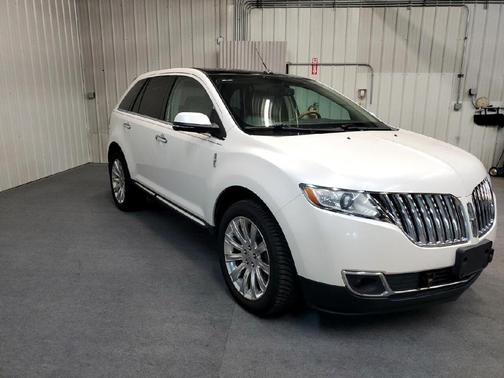 Photo 4 of 19 of 2014 Lincoln MKX Base