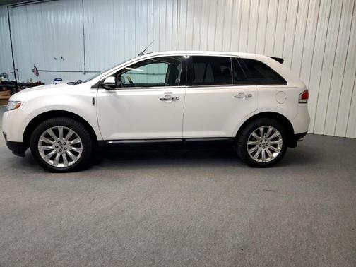 Photo 2 of 19 of 2014 Lincoln MKX Base