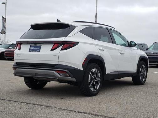 White Pearl 2025 Hyundai TUCSON SEL