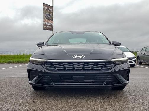 Black 2025 Hyundai ELANTRA Limited