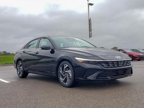 Black 2025 Hyundai ELANTRA Limited