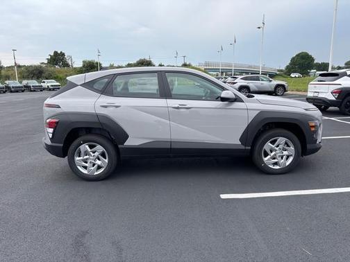 Gray 2027 Hyundai KONA SE