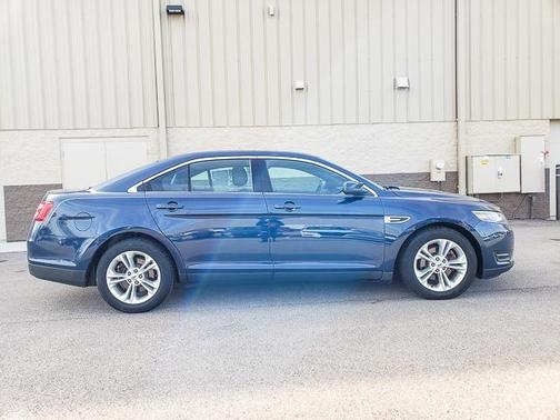 2016 Ford Taurus SEL