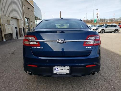2016 Ford Taurus SEL
