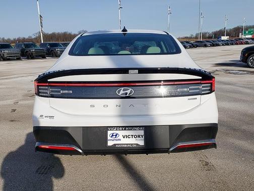 2026 Hyundai SONATA Hybrid Blue