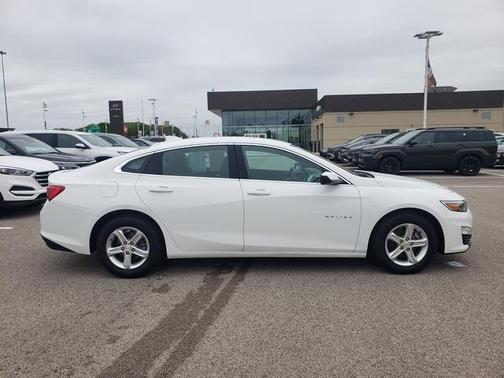 Summit White 2023 Chevrolet Malibu LT