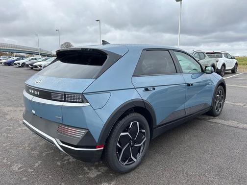 2024 Hyundai IONIQ 5 SE
