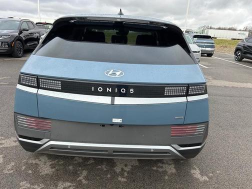 2024 Hyundai IONIQ 5 SE