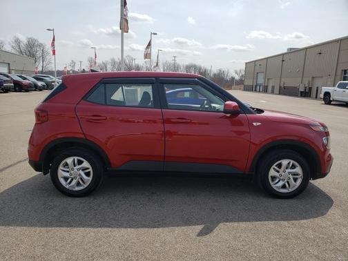 2022 Hyundai VENUE SE