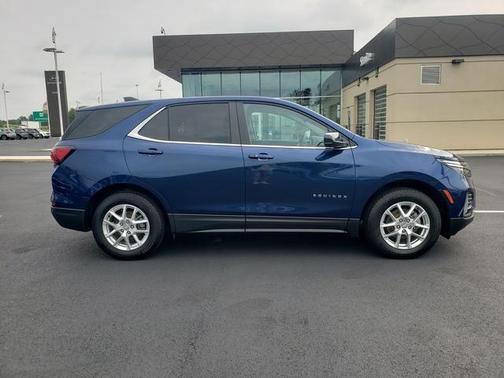Blue Glow Metallic 2023 Chevrolet Equinox 1LT