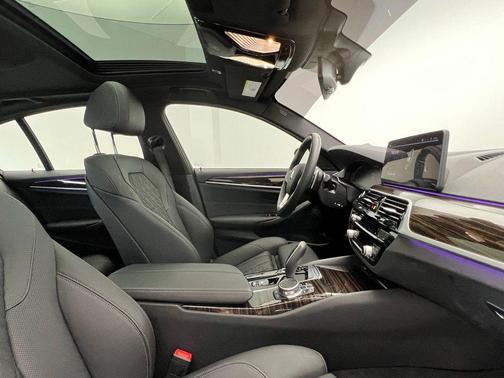 2023 BMW 530 i