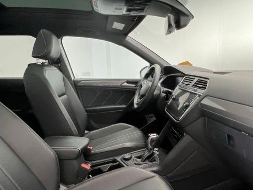 2022 Volkswagen Tiguan 2.0T SE R-Line Black 4MOTION