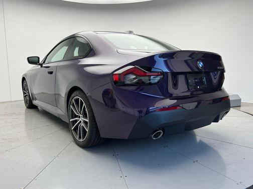 2025 BMW 230 230i