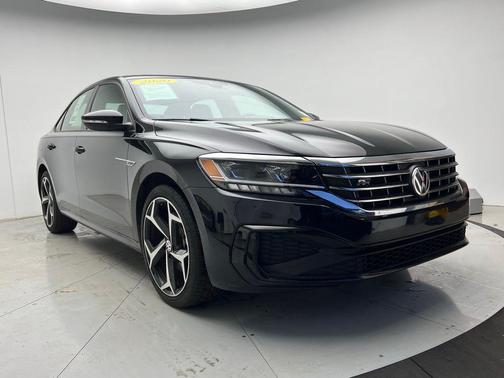 2021 Volkswagen Passat 2.0T R-Line