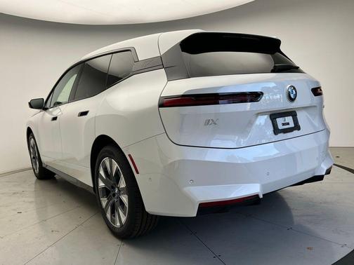 2026 BMW iX xDrive45