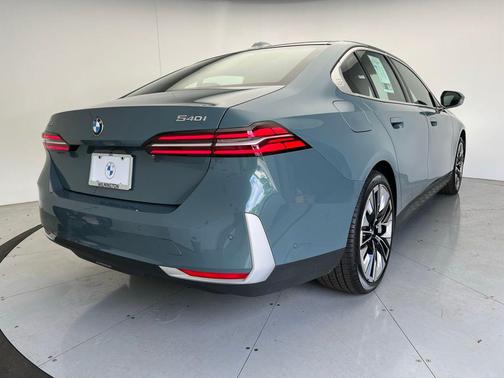 2024 BMW 540 i xDrive