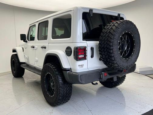 2023 Jeep Wrangler 4-Door Sahara 4x4