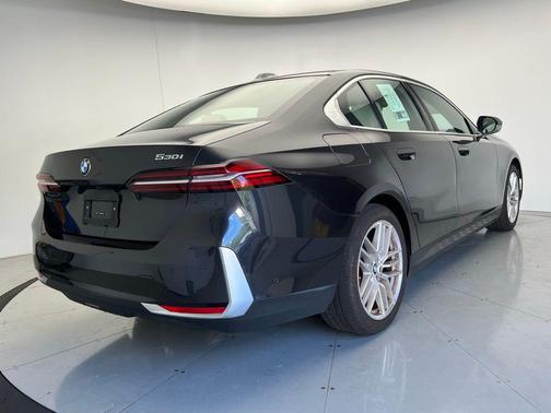 2024 BMW 530 i