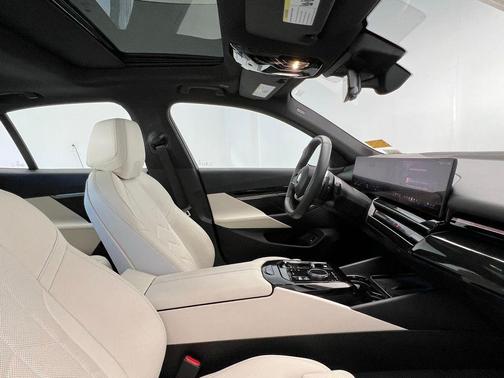 2024 BMW 530 i