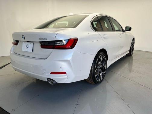 2025 BMW 330 i