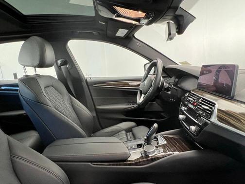 2021 BMW 530 xDrive