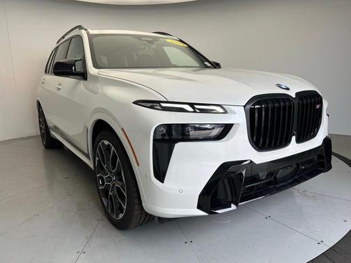 2025 BMW X7 M60i