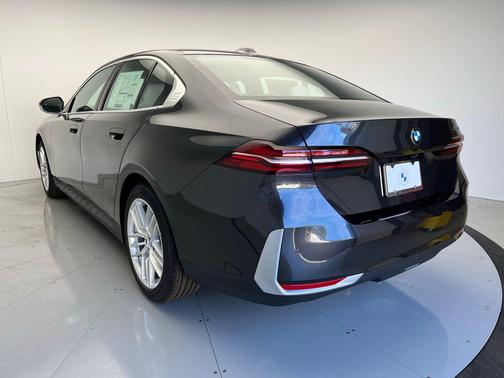 2025 BMW 530 i
