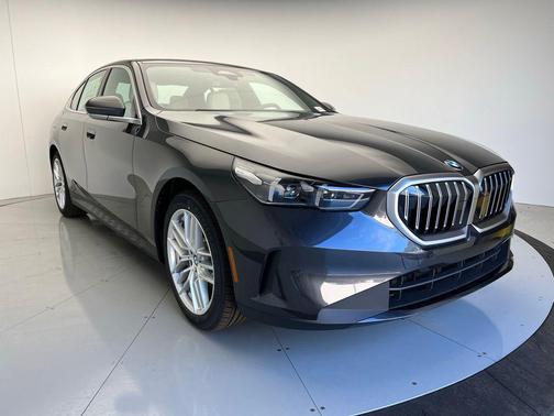 2025 BMW 530 i