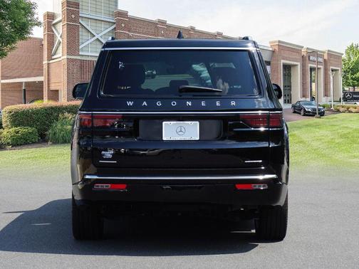 2023 Jeep Wagoneer Series II 4x4