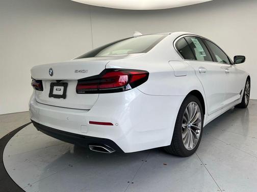 2022 BMW 540 i